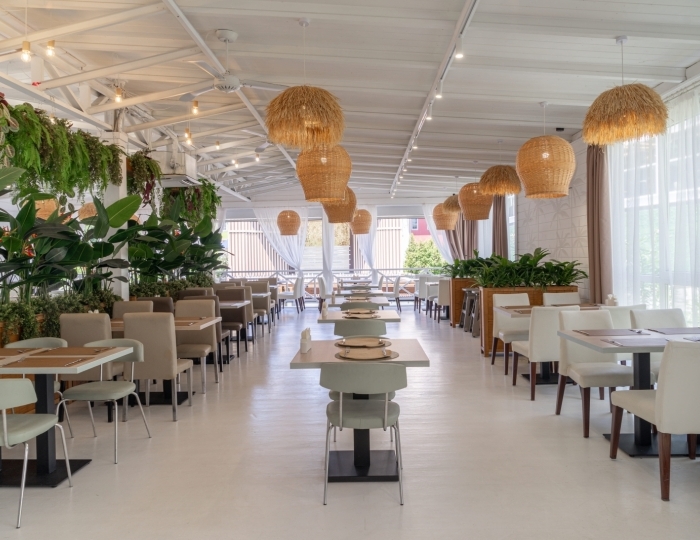 Летний ресторан «Веранда» - Отель Bridge Resort / Бридж Резорт