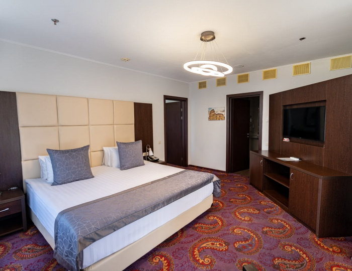 Люкс с видом - Отель Bridge Resort / Бридж Резорт